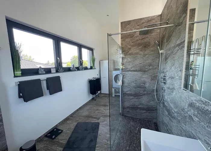 #neu L Seeblick L Netflix L Boxspring L Nespresso L E-tuer L Terrasse L 82m2 Ulmen